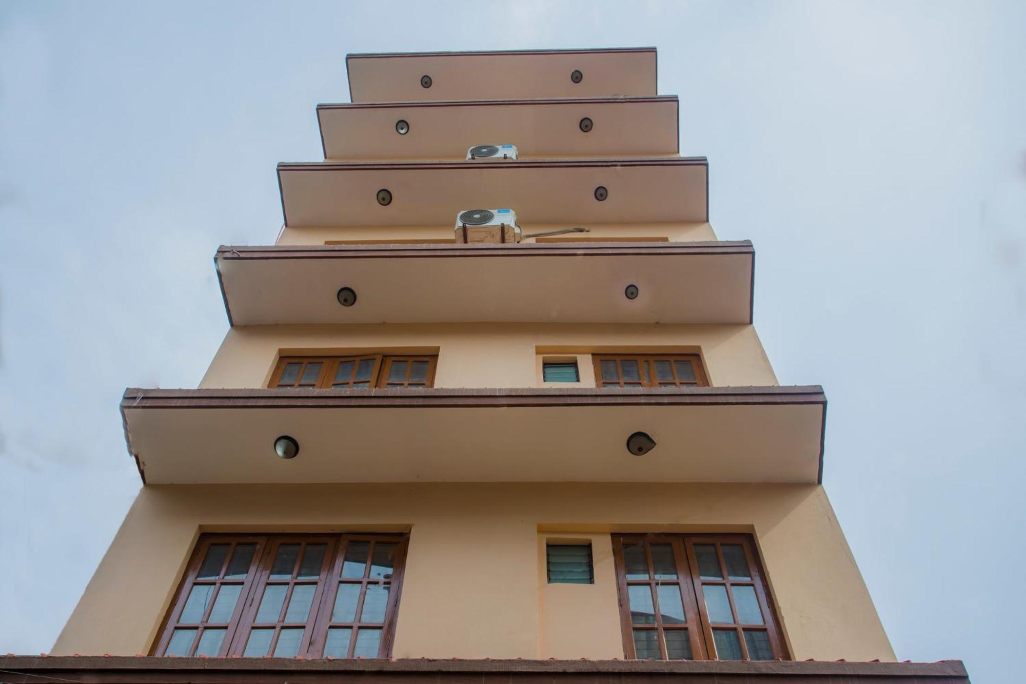Oyo 297 Hotel Aayam Катманду Экстерьер фото